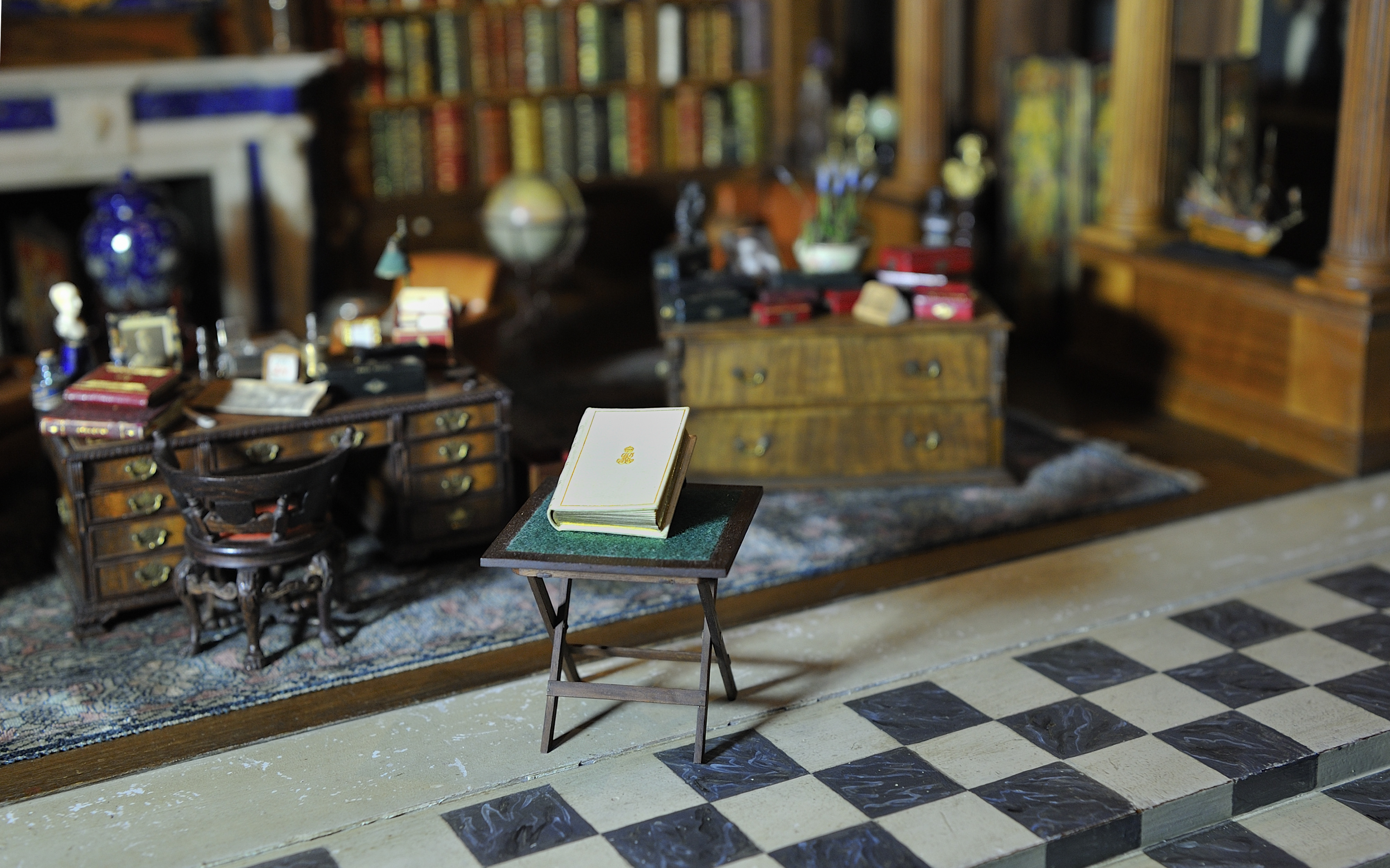 A Note of Explanation Queen Mary's Dollhouse
