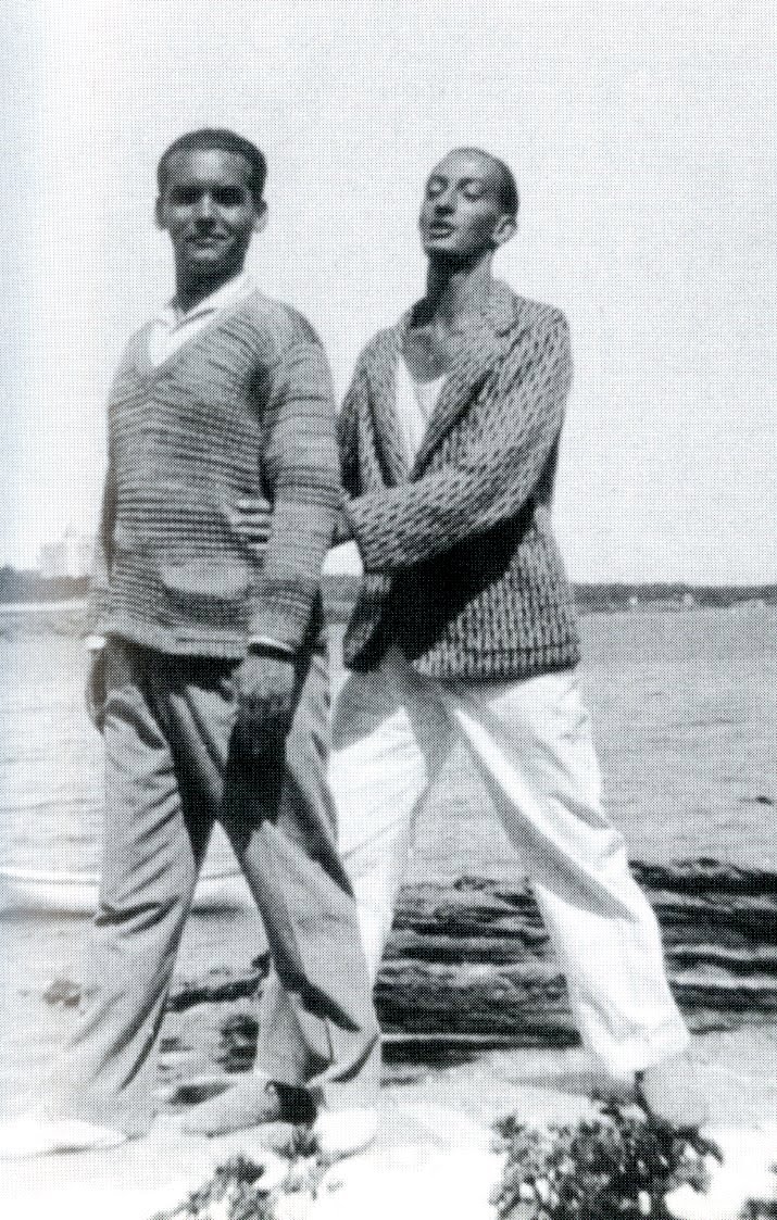 Federico García Lorca and Salvador Dalí on the beach, 1927