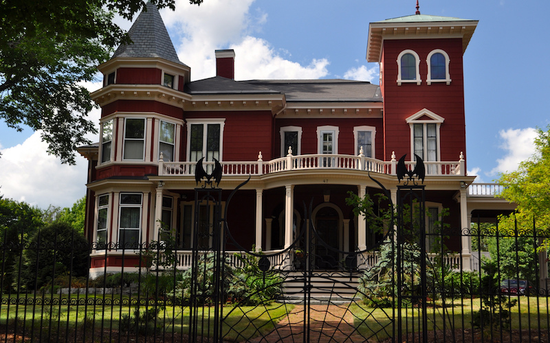 Get Stephen King House Pictures