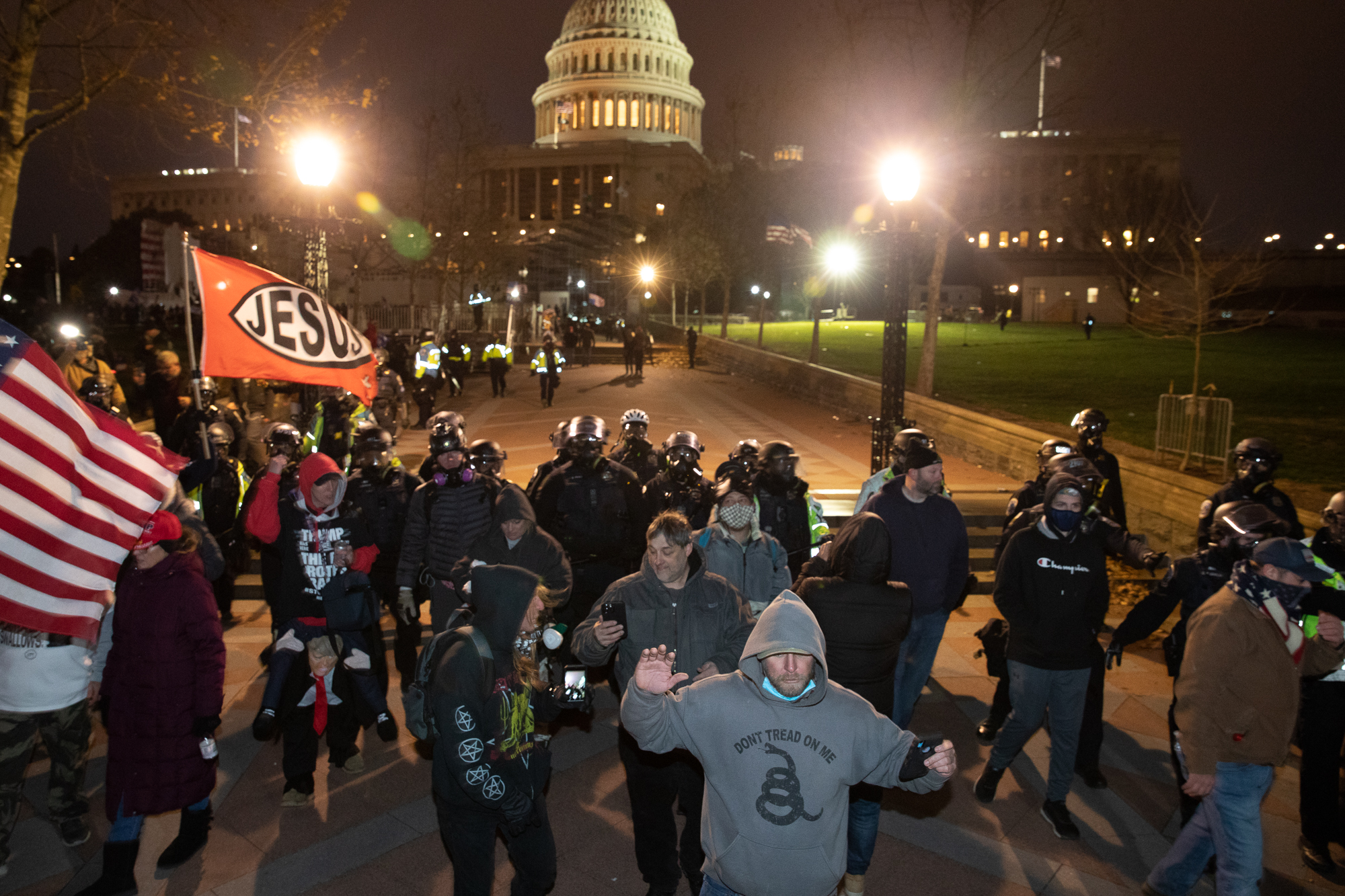 cops vs protesters