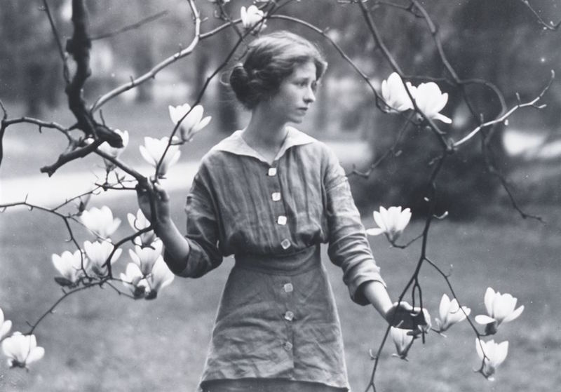 Remember the weird Edna St Vincent Millay burn in a Lois Lowry book